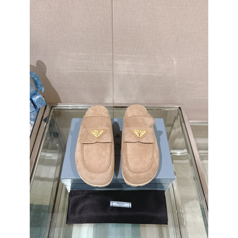 Pra*a slippers